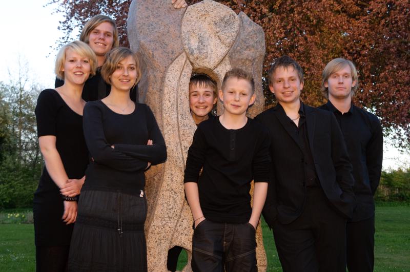  D3C_7737.jpg </br ><small> 2009-05-04 20:28</br >NIKON D300 35mm 1/30s f/8 ISO 250</small>