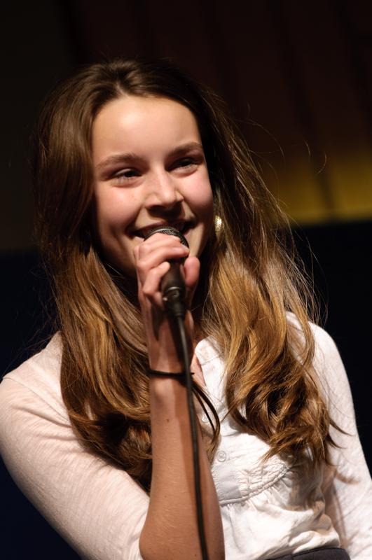  D3C_7770.jpg </br ><small> 2009-05-04 20:53</br >NIKON D300 200mm 1/60s f/4 ISO 450</small>