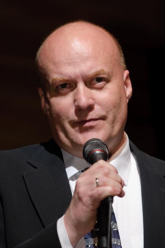  D3C_7604.jpg </br ><small> 2009-05-04 19:07</br >NIKON D300 200mm 1/200s f/4 ISO 640</small>