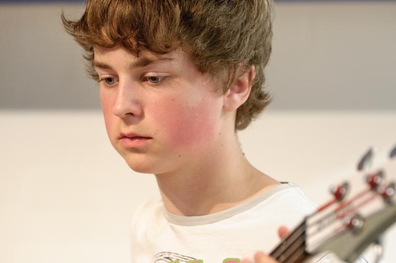  D3C_7630.jpg </br ><small> 2009-05-04 19:23</br >NIKON D300 130mm 1/60s f/4 ISO 1600</small>