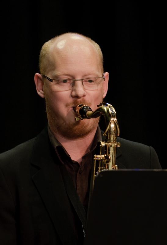  D3C_7646.jpg </br ><small> 2009-05-04 19:34</br >NIKON D300 190mm 1/60s f/4 ISO 450</small>