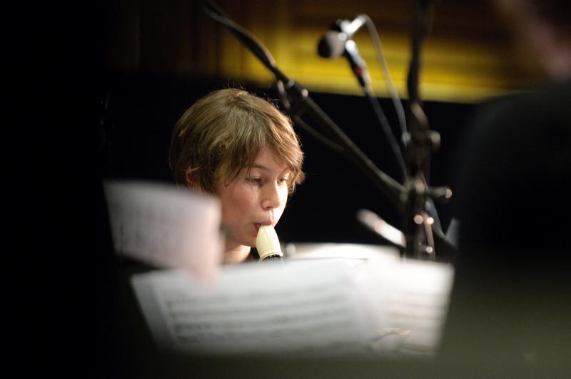  D3C_7761.jpg </br ><small> 2009-05-04 20:46</br >NIKON D300 200mm 1/60s f/4 ISO 1600</small>