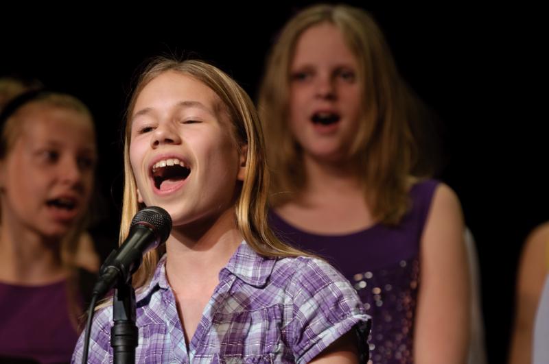  D3C_7866.jpg </br ><small> 2009-05-04 21:42</br >NIKON D300 190mm 1/125s f/4 ISO 280</small>