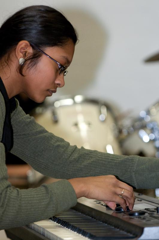  D3C_7125.jpg </br ><small> 2009-03-02 20:22</br >NIKON D300 170mm 1/125s f/4 ISO 800</small>