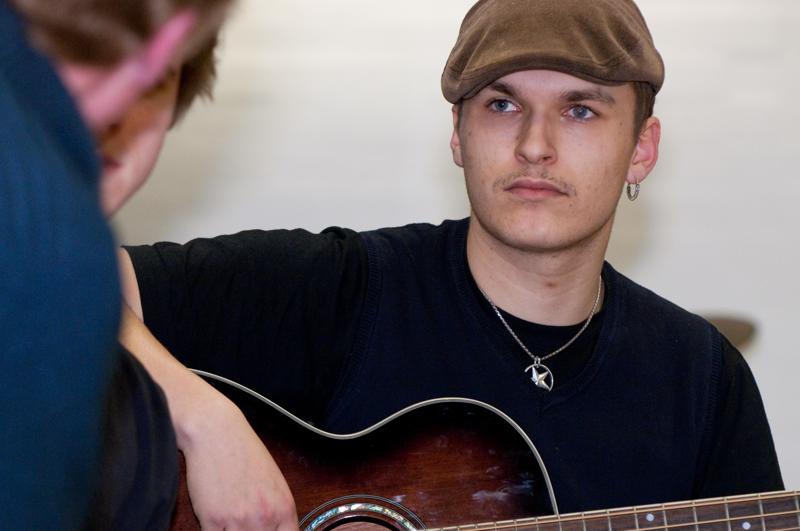  D3C_7140.jpg </br ><small> 2009-03-02 20:35</br >NIKON D300 150mm 1/125s f/4 ISO 800</small>