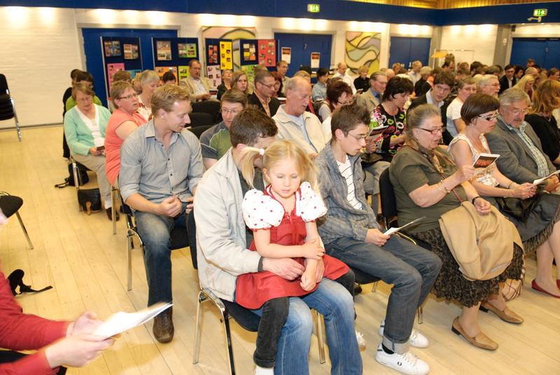  D2C_8427.jpg </br ><small> 2009-05-28 21:08</br >NIKON D200 17mm 1/40s f/2.8 ISO 800</small>