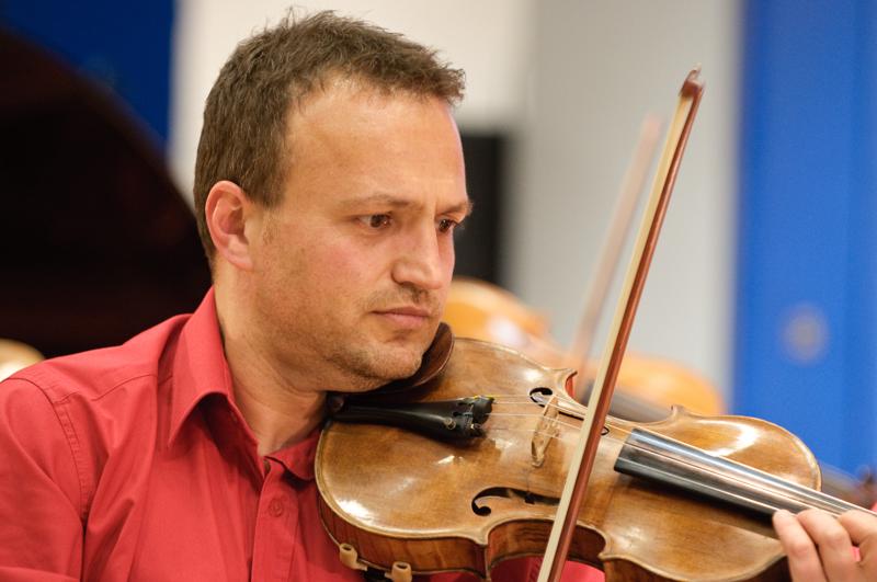  D3C_8099.jpg </br ><small> 2009-05-28 19:09</br >NIKON D300 150mm 1/40s f/2.8 ISO 1600</small>