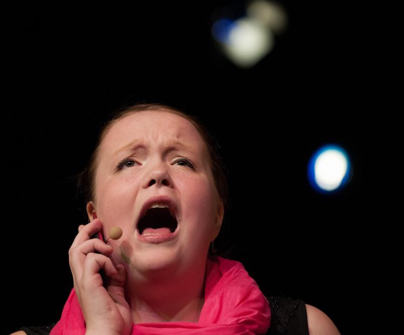  D3C_1806.JPG </br ><small> 2012-06-14 20:17</br >NIKON D300 + 70.0-200.0 mm f/2.8<br /> 140mm 1/640s f/3.2 ISO 1000</small>