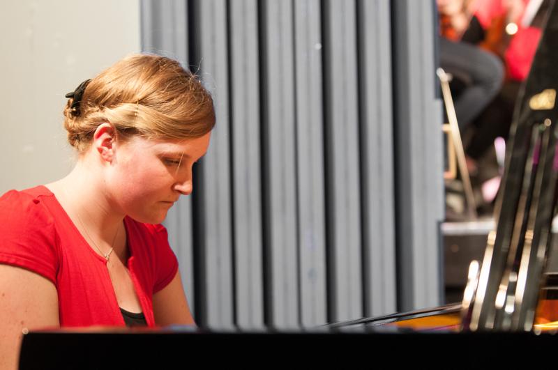  D3C_1833.JPG </br ><small> 2012-06-14 20:49</br >NIKON D300 + 70.0-200.0 mm f/2.8<br /> 78mm 1/30s f/3.2 ISO 1000</small>