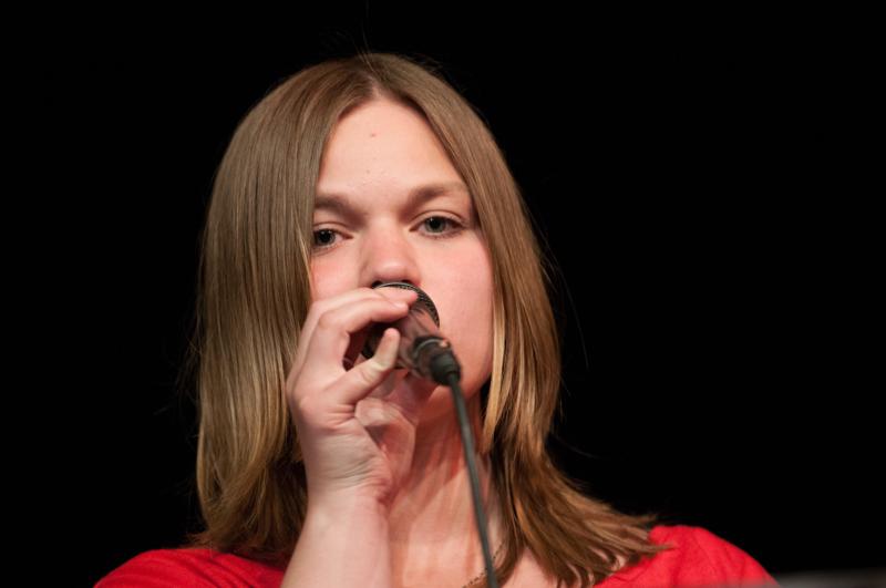  D3C_1886.JPG </br ><small> 2012-06-14 21:33</br >NIKON D300 + 70.0-200.0 mm f/2.8<br /> 200mm 1/400s f/3.2 ISO 1000</small>