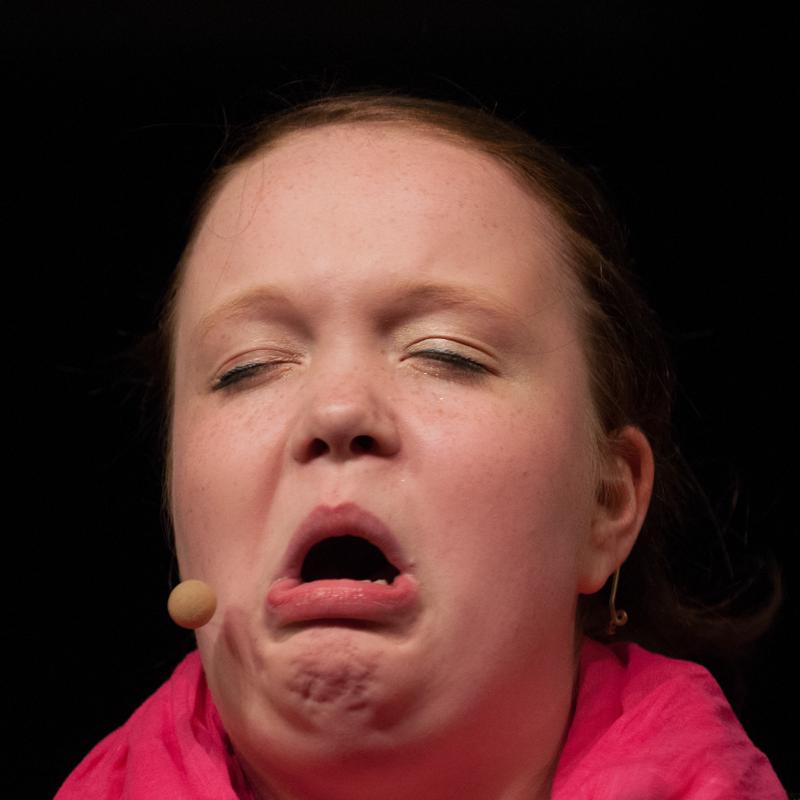  D3C_1796.JPG </br ><small> 2012-06-14 20:15</br >NIKON D300 + 70.0-200.0 mm f/2.8<br /> 175mm 1/500s f/3.2 ISO 1000</small>