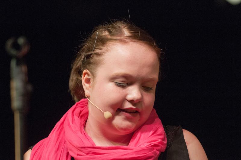  D3C_1804.JPG </br ><small> 2012-06-14 20:17</br >NIKON D300 + 70.0-200.0 mm f/2.8<br /> 155mm 1/320s f/3.2 ISO 1000</small>