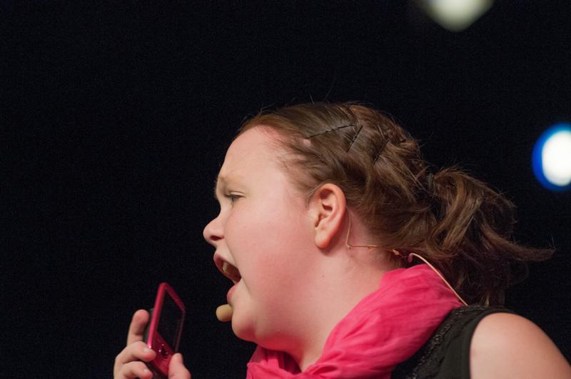  D3C_1807.JPG </br ><small> 2012-06-14 20:17</br >NIKON D300 + 70.0-200.0 mm f/2.8<br /> 160mm 1/640s f/3.2 ISO 1000</small>