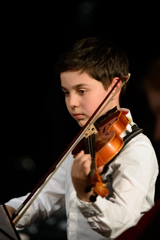  20130502_PB8_5056.JPG </br >Høje-Taastrup Kommunale Musikskole</br > <small> 2013-05-02 19:25</br >NIKON D800 + 70.0-200.0 mm f/2.8<br /> 200mm 1/200s f/2.8 ISO 320</small>