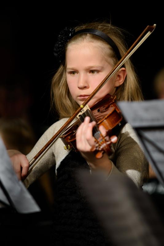  20130502_PB8_5061.JPG </br >Høje-Taastrup Kommunale Musikskole</br > <small> 2013-05-02 19:27</br >NIKON D800 + 70.0-200.0 mm f/2.8<br /> 200mm 1/250s f/2.8 ISO 200</small>