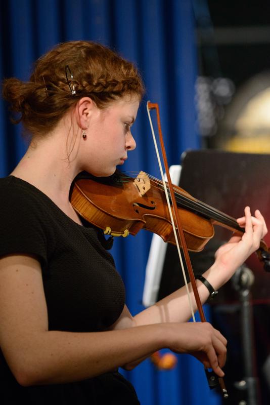  20130502_PB8_5072.JPG </br >Høje-Taastrup Kommunale Musikskole</br > <small> 2013-05-02 19:36</br >NIKON D800 + 70.0-200.0 mm f/2.8<br /> 200mm 1/200s f/4 ISO 3200</small>