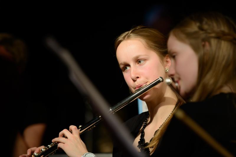  20130502_PB8_5118.JPG </br >Høje-Taastrup Kommunale Musikskole</br > <small> 2013-05-02 20:01</br >NIKON D800 + 70.0-200.0 mm f/2.8<br /> 200mm 1/200s f/4 ISO 220</small>