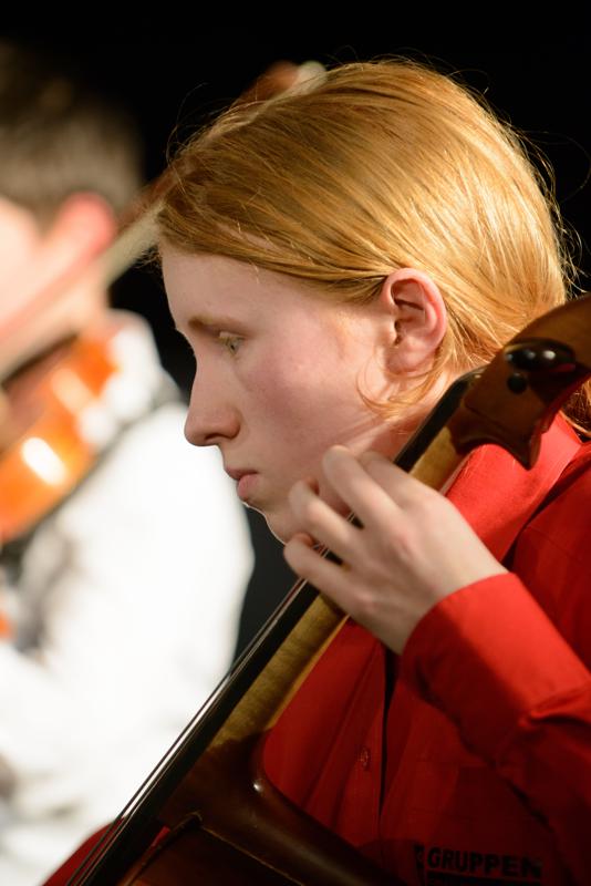  20130502_PB8_5057.JPG </br >Høje-Taastrup Kommunale Musikskole</br > <small> 2013-05-02 19:25</br >NIKON D800 + 70.0-200.0 mm f/2.8<br /> 200mm 1/200s f/2.8 ISO 1250</small>