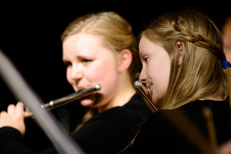  20130502_PB8_5130.JPG </br >Høje-Taastrup Kommunale Musikskole</br > <small> 2013-05-02 20:35</br >NIKON D800 + 70.0-200.0 mm f/2.8<br /> 200mm 1/200s f/4 ISO 560</small>