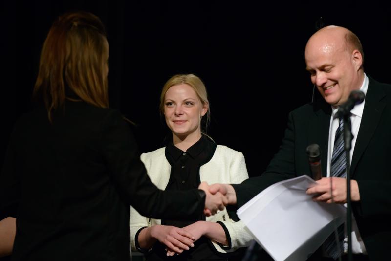  20140502_PB8_8986.JPG </br ><small> 2014-05-02 20:45</br >NIKON D800 + 70.0-200.0 mm f/2.8<br /> 170mm 1/200s f/2.8 ISO 3600</small>