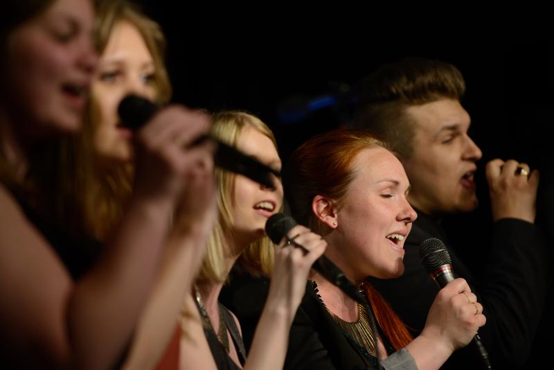  20140502_PB8_9043.JPG </br ><small> 2014-05-02 21:33</br >NIKON D800 + 70.0-200.0 mm f/2.8<br /> 180mm 1/200s f/3.5 ISO 720</small>