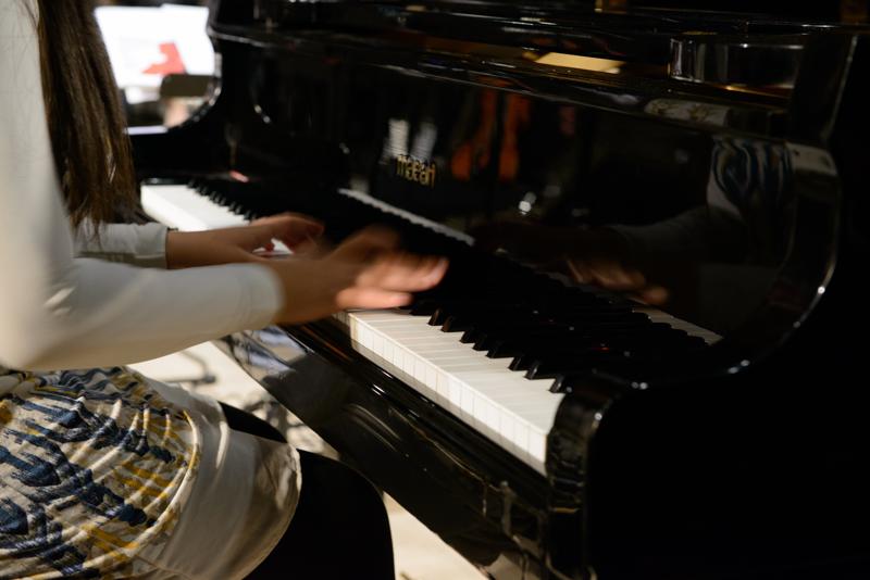  20140502_PB8_8923.JPG </br ><small> 2014-05-02 19:39</br >NIKON D800 + 24.0-70.0 mm f/2.8<br /> 70mm 1/15s f/5.6 ISO 1400</small>