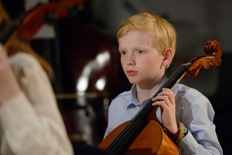  20140502_PB8_8960.JPG </br ><small> 2014-05-02 20:06</br >NIKON D800 + 70.0-200.0 mm f/2.8<br /> 200mm 1/200s f/2.8 ISO 4000</small>