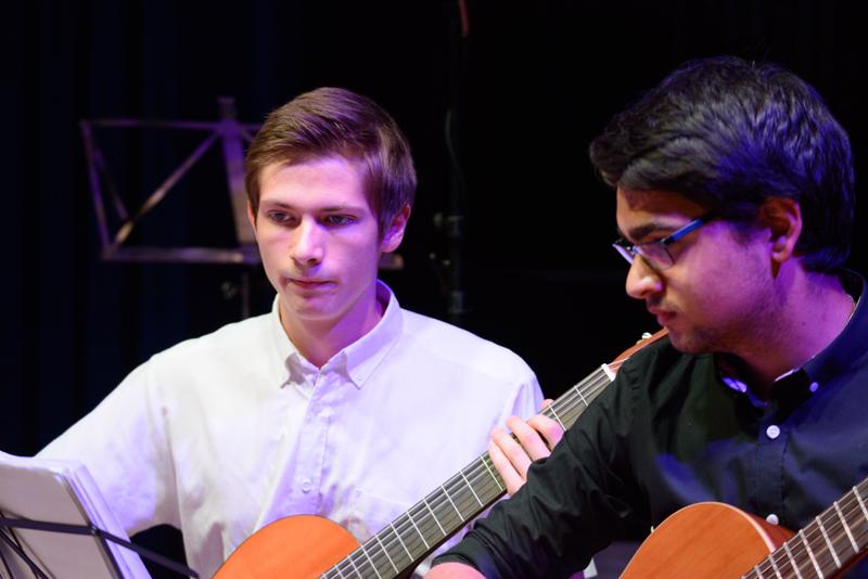  20150508-PB8_8328.JPG </br ><small> 2015-05-08 19:32</br >NIKON D800 + 150.0-600.0 mm f/5.0-6.3<br /> 200mm 1/250s f/5.3 ISO 2200</small>