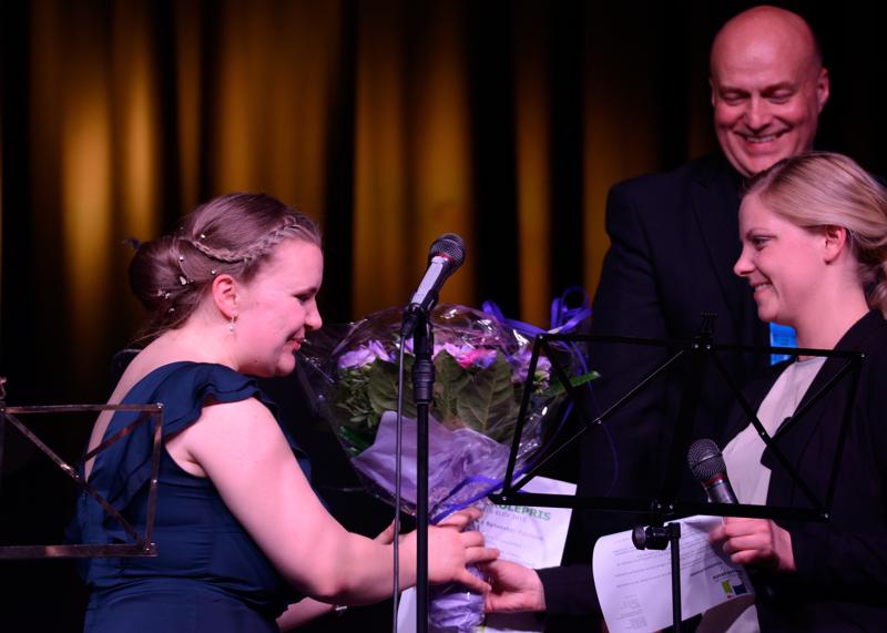  20150508-PB8_8477.JPG </br ><small> 2015-05-08 21:14</br >NIKON D800 + 150.0-600.0 mm f/5.0-6.3<br /> 190mm 1/125s f/5 ISO 1100</small>