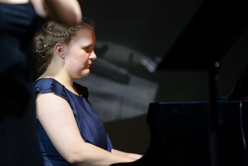  20150508-PB8_8273.JPG </br ><small> 2015-05-08 19:08</br >NIKON D800 + 70.0-200.0 mm f/2.8<br /> 200mm 1/125s f/3.5 ISO 360</small>