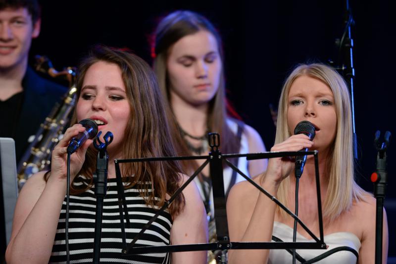  20150508-PB8_8344.JPG </br ><small> 2015-05-08 19:45</br >NIKON D800 + 150.0-600.0 mm f/5.0-6.3<br /> 250mm 1/250s f/5.6 ISO 1400</small>