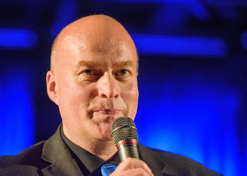  20150508-PB8_8365.JPG </br ><small> 2015-05-08 20:28</br >NIKON D800 + 70.0-200.0 mm f/2.8<br /> 116mm 1/125s f/3.5 ISO 3200</small>