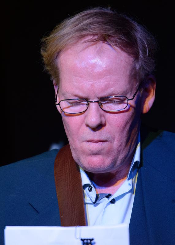  20150508-PB8_8451.JPG </br ><small> 2015-05-08 20:56</br >NIKON D800 + 150.0-600.0 mm f/5.0-6.3<br /> 600mm 1/125s f/6.3 ISO 3600</small>