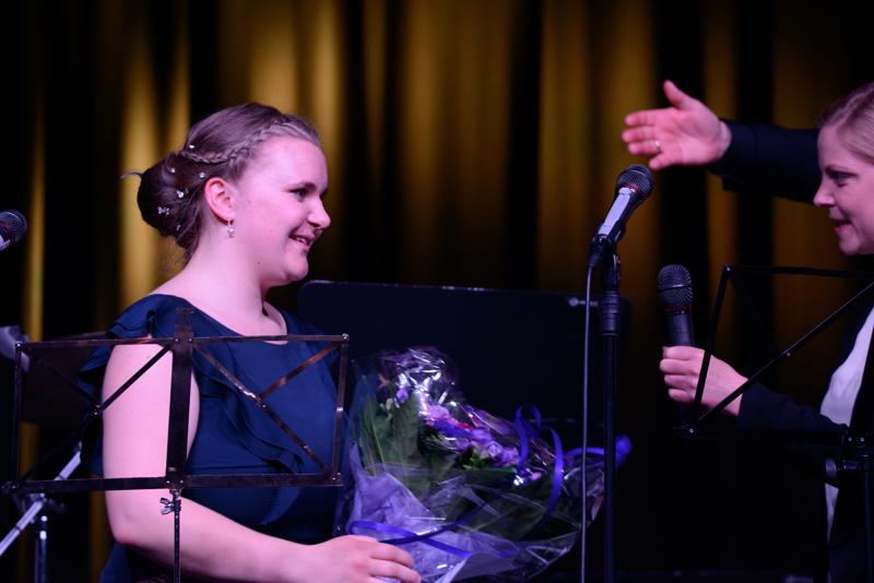  20150508-PB8_8478.JPG </br ><small> 2015-05-08 21:14</br >NIKON D800 + 150.0-600.0 mm f/5.0-6.3<br /> 190mm 1/125s f/5 ISO 900</small>