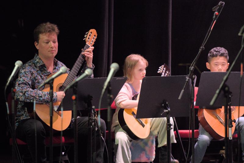  PBZ_6579.jpg </br ><small> 2024-04-12 19:34</br >NIKON Z 8 + VR 70-200mm f/2.8G<br /> 200mm 1/125s f/4 ISO 18000</small>