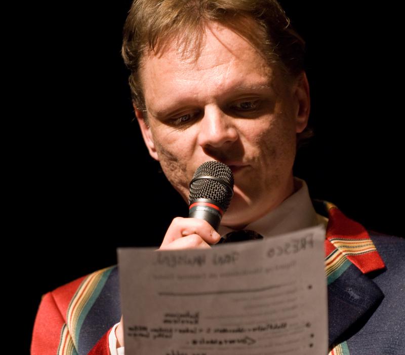  D2C_6161.jpg </br >Gallakoncert m/Sigurd og Hoje-Taastrup Kommunale Musikskole</br > <small> 2008-04-02 19:22</br >NIKON D200 200mm 1/30s f/2.8 ISO 800</small>