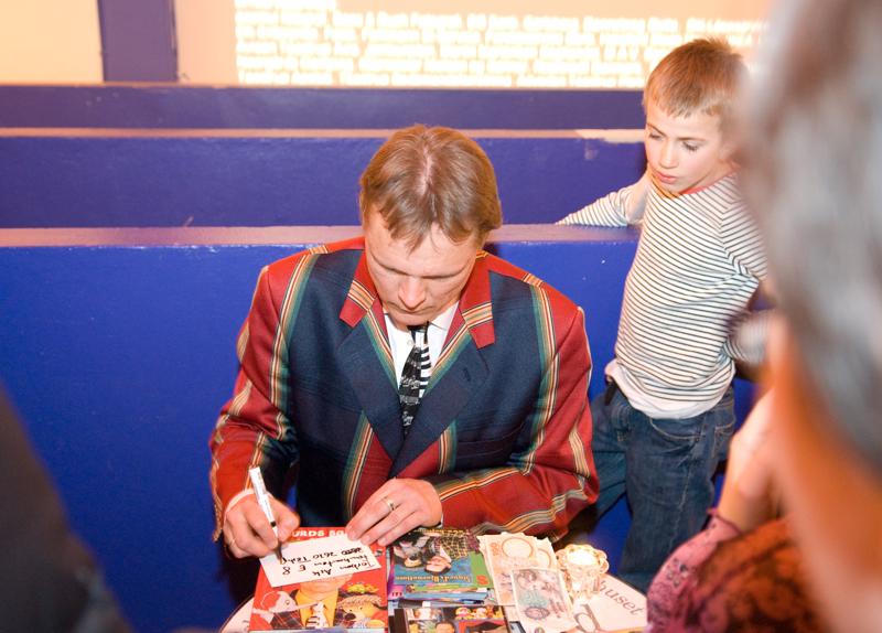  D2C_6326.jpg </br >Gallakoncert m/Sigurd og Hoje-Taastrup Kommunale Musikskole</br > <small> 2008-04-02 20:40</br >NIKON D200 24mm 1/6s f/2.8 ISO 800</small>