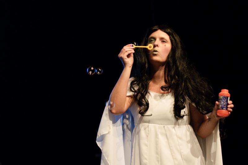  D3C_2757.jpg </br ><small> 2010-05-06 19:21</br >NIKON D300 70mm 1/30s f/2.8 ISO 1600</small>