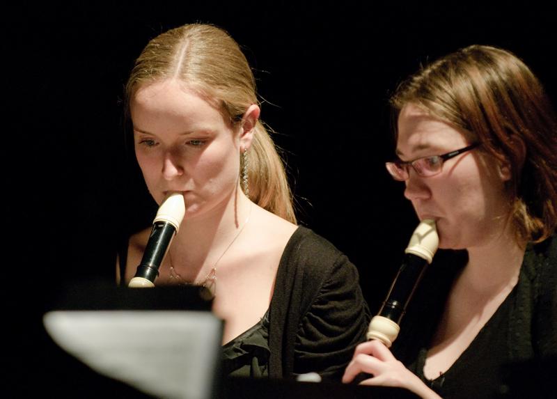  D3C_2759.jpg </br ><small> 2010-05-06 19:21</br >NIKON D300 200mm 1/80s f/2.8 ISO 1600</small>