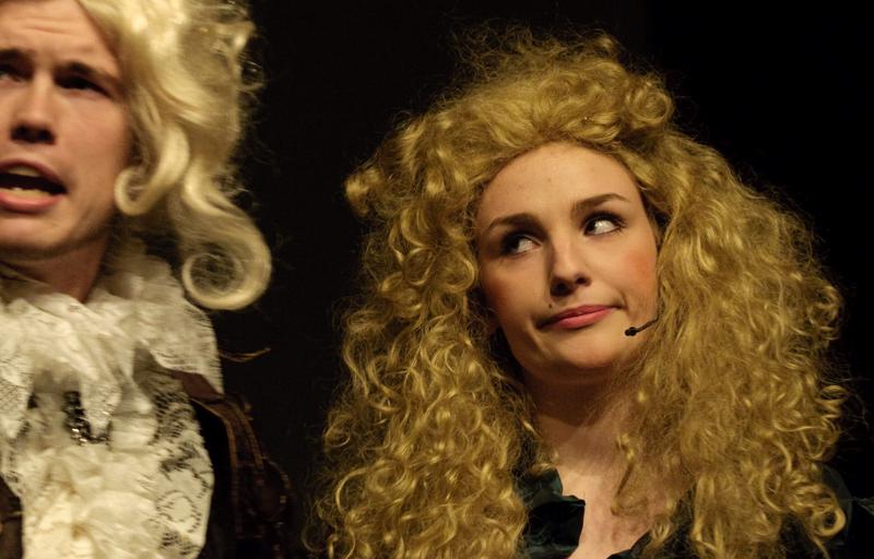  D3C_2860-2.jpg </br ><small> 2010-05-06 20:22</br >NIKON D300 120mm 1/125s f/2.8 ISO 1600</small>