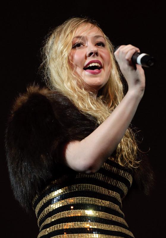  D3C_2939.jpg </br ><small> 2010-05-06 20:55</br >NIKON D300 160mm 1/100s f/4 ISO 1600</small>