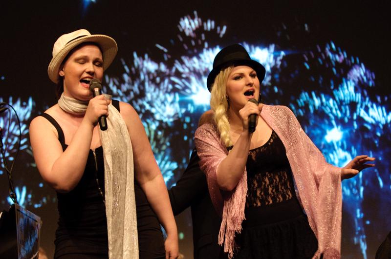  D3C_2966.jpg </br ><small> 2010-05-06 21:06</br >NIKON D300 70mm 1/80s f/3.2 ISO 1600</small>