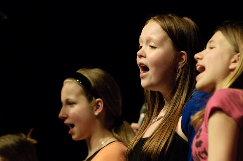  D3C_2972.jpg </br ><small> 2010-05-06 21:08</br >NIKON D300 150mm 1/125s f/3.2 ISO 1600</small>