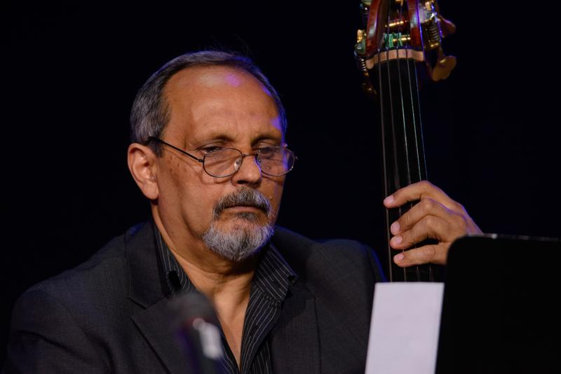  20160520-PB8_7493.JPG </br ><small> 2016-05-20 19:25</br >NIKON D800 380mm 1/250s f/6 ISO 2200</small>