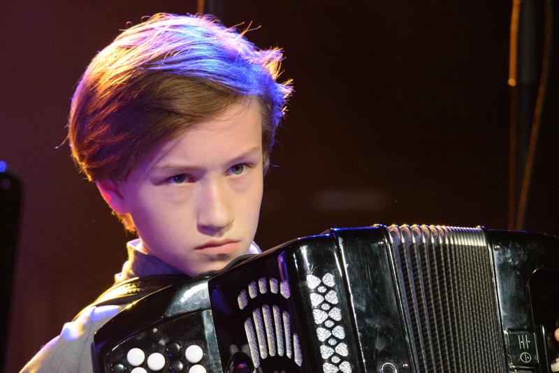  20160520-PB8_7504.JPG </br ><small> 2016-05-20 19:30</br >NIKON D800 360mm 1/250s f/6 ISO 7184</small>