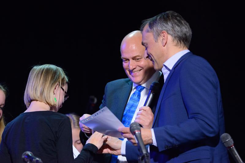  20160520-PB8_7527.JPG </br ><small> 2016-05-20 19:48</br >NIKON D800 240mm 1/250s f/5.6 ISO 6400</small>