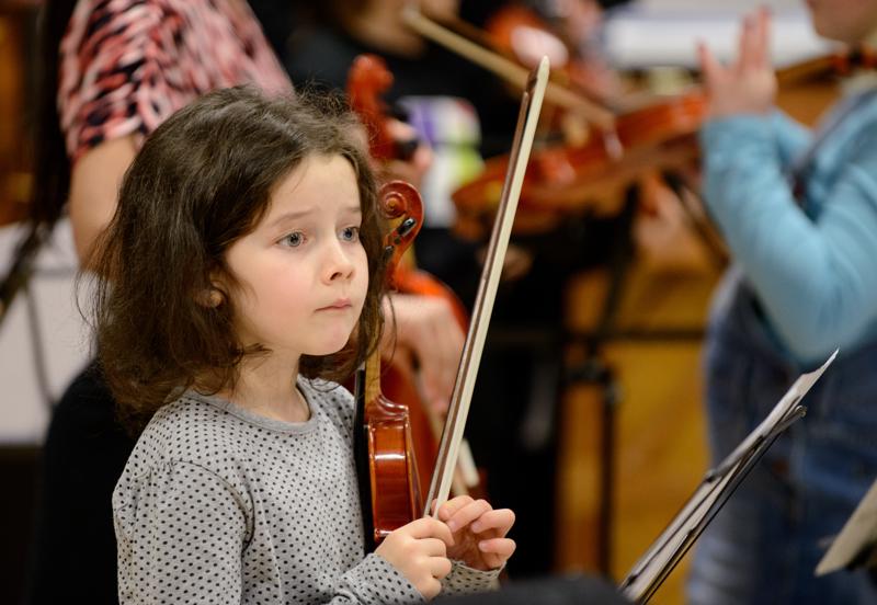  20121130_PB8_3794.JPG </br ><small> 2012-11-30 18:01</br >NIKON D800 + 70.0-200.0 mm f/2.8<br /> 200mm 1/100s f/2.8 ISO 2000</small>