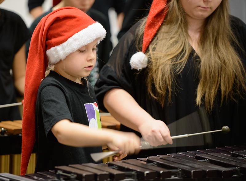  20121130_PB8_3821.JPG </br ><small> 2012-11-30 18:28</br >NIKON D800 + 70.0-200.0 mm f/2.8<br /> 160mm 1/60s f/2.8 ISO 2000</small>