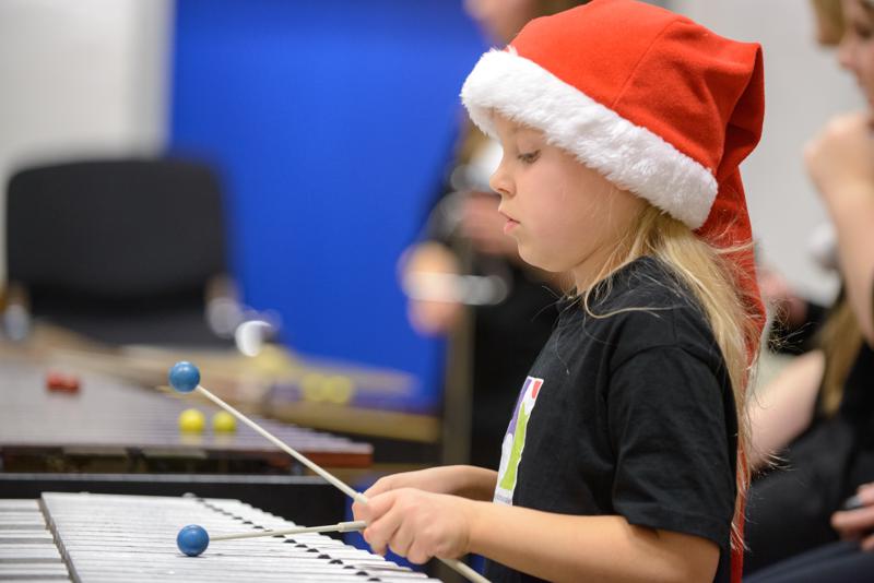  20121130_PB8_3836.JPG </br ><small> 2012-11-30 18:42</br >NIKON D800 + 70.0-200.0 mm f/2.8<br /> 140mm 1/80s f/3.2 ISO 3200</small>