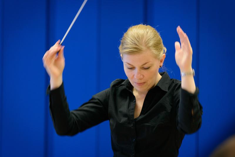  20130914-PB8_7104.jpg </br ><small> 2013-09-14 13:14</br >NIKON D800 + 70.0-200.0 mm f/2.8<br /> 200mm 1/100s f/2.8 ISO 2000</small>